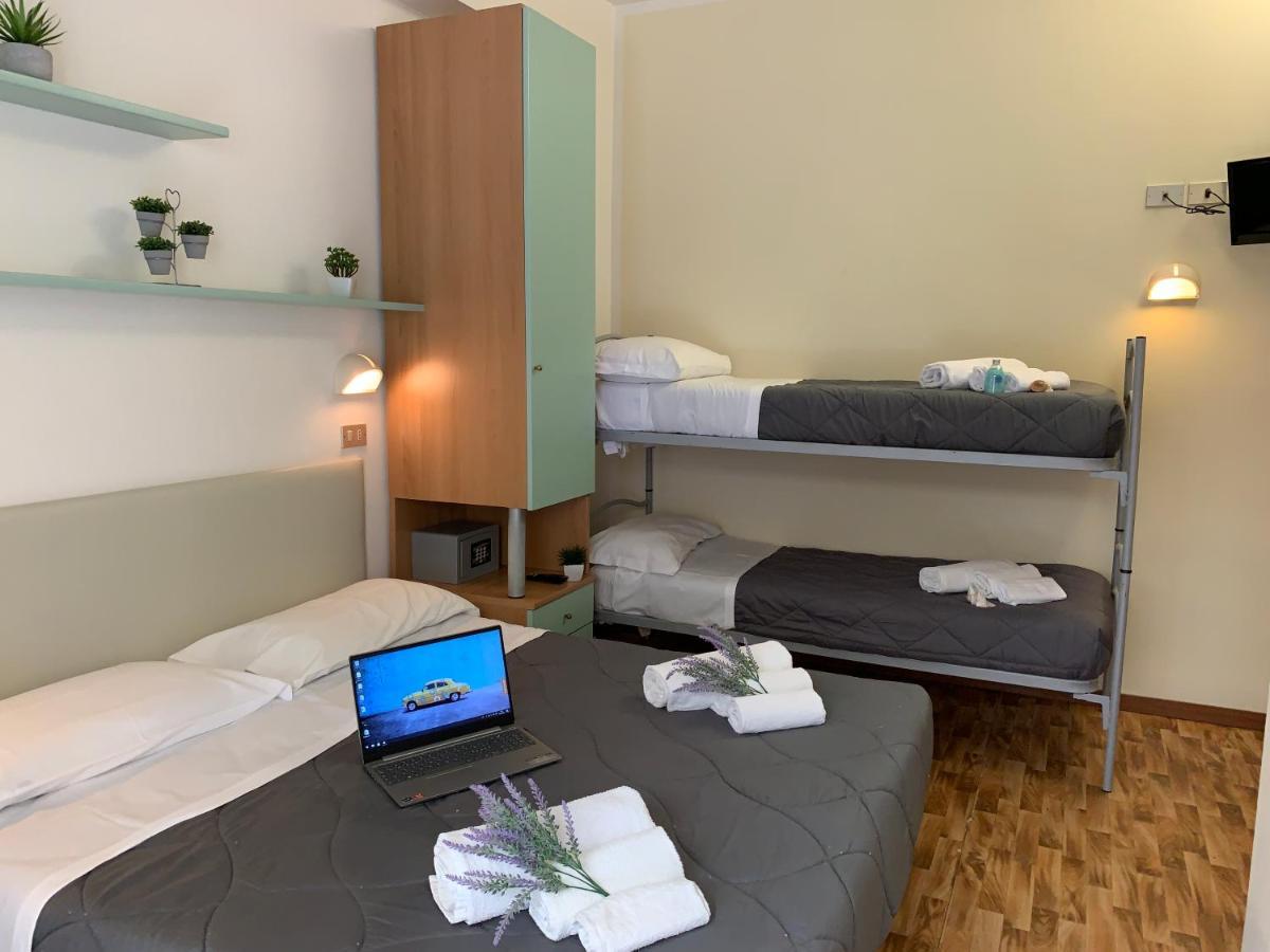 Hotel Palma Benessere Римини Экстерьер фото
