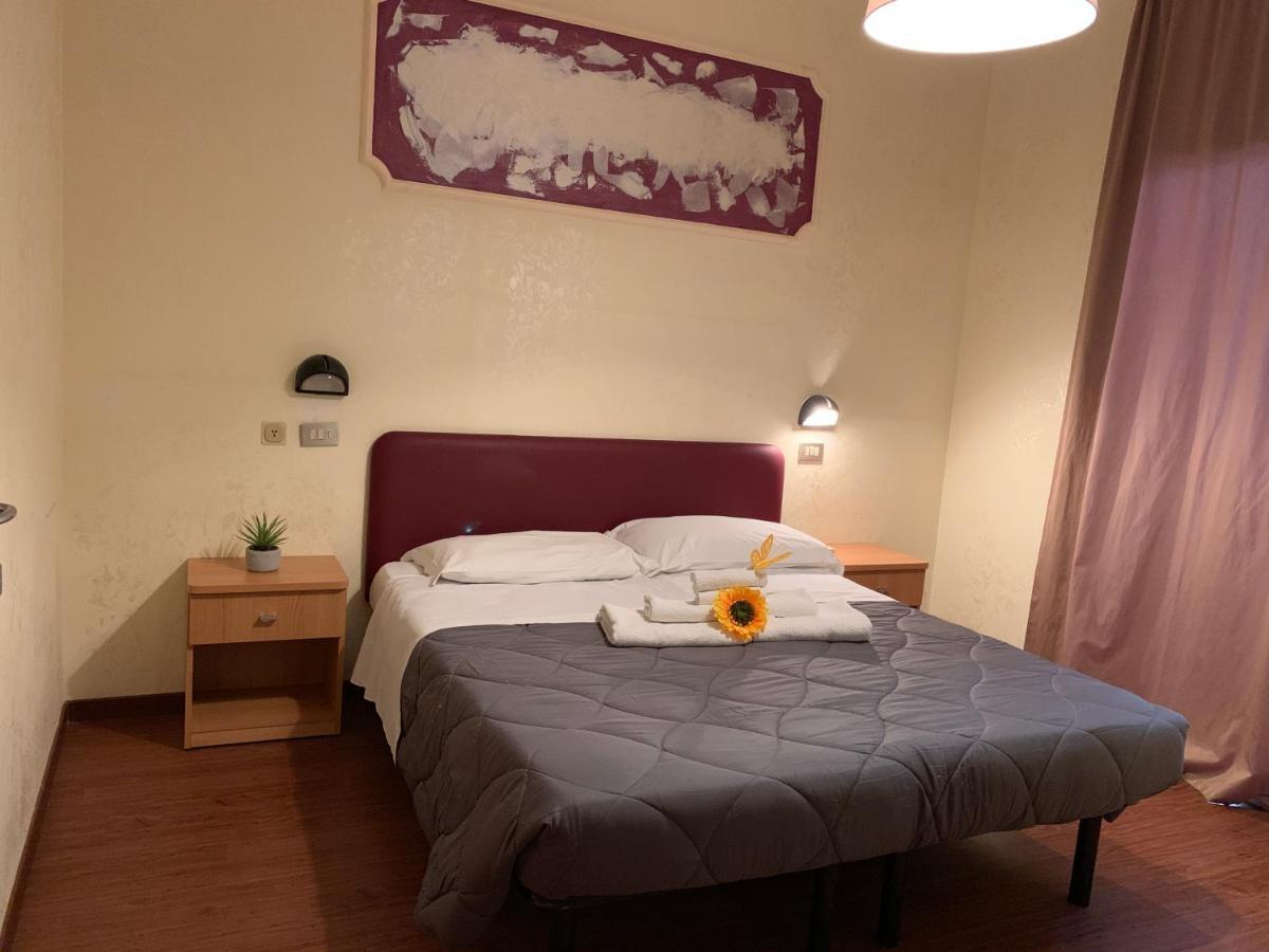 Hotel Palma Benessere Римини Экстерьер фото