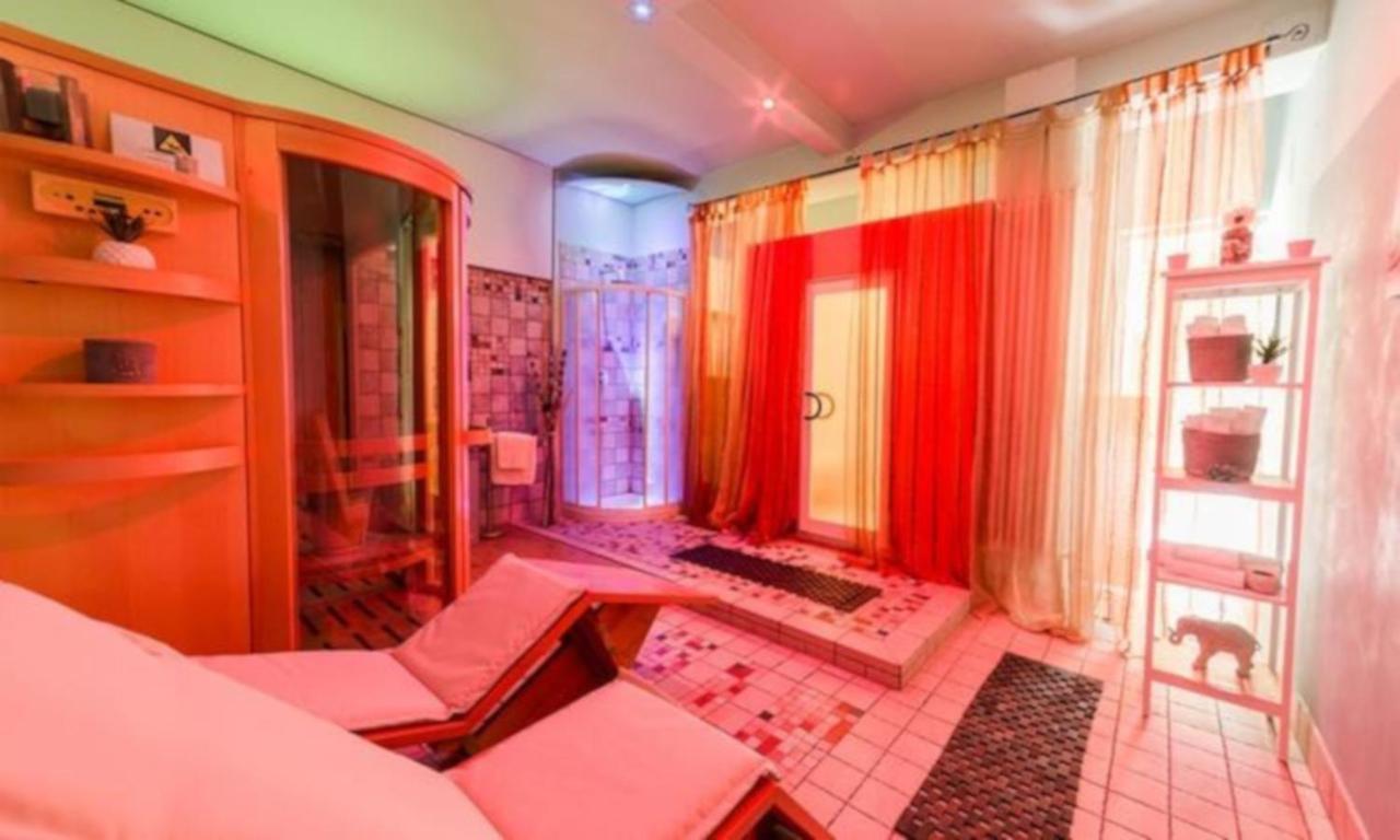 Hotel Palma Benessere Римини Экстерьер фото