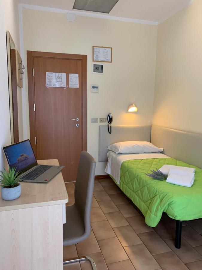 Hotel Palma Benessere Римини Экстерьер фото