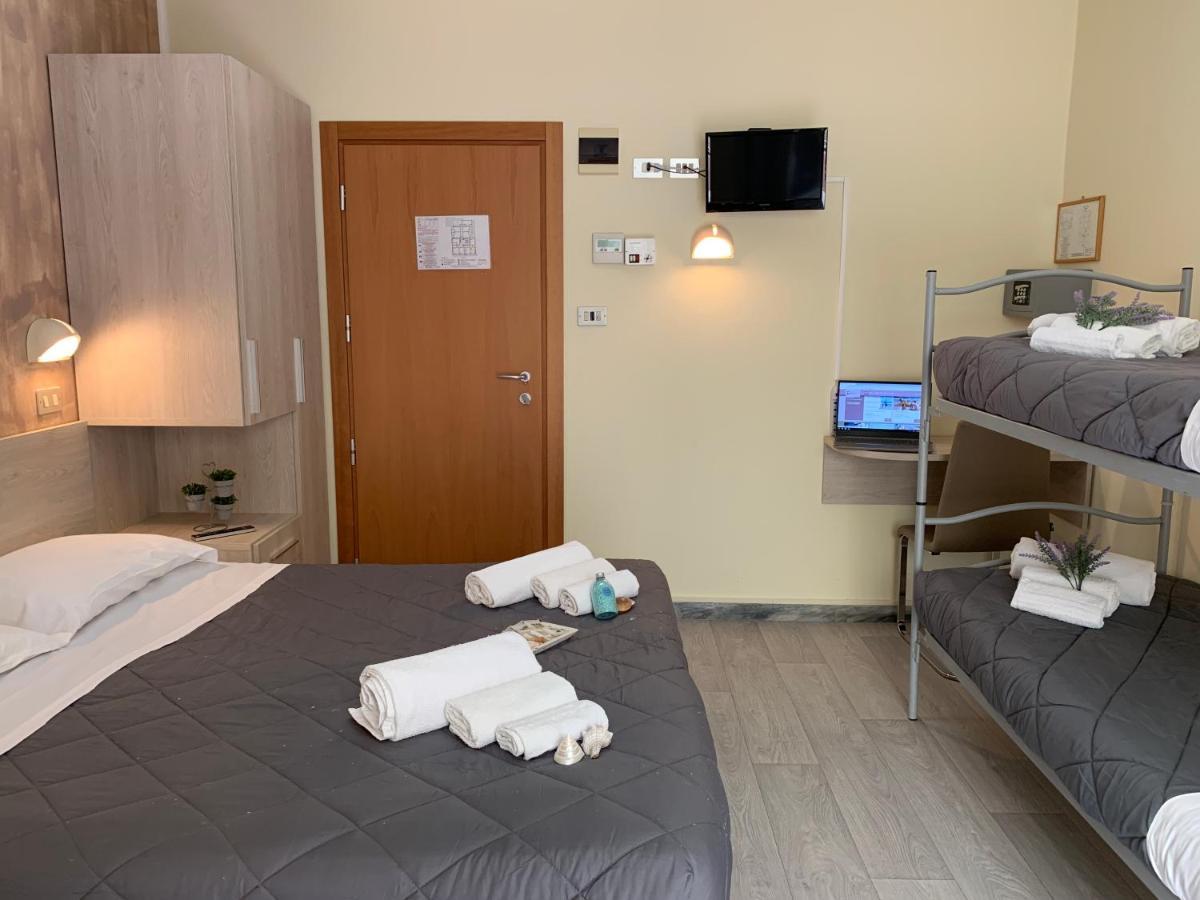 Hotel Palma Benessere Римини Экстерьер фото